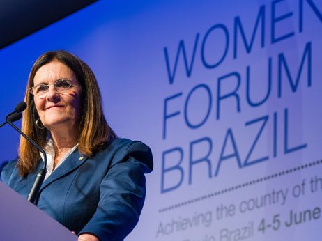 al trabajo duro en persona Maria Graças Foster